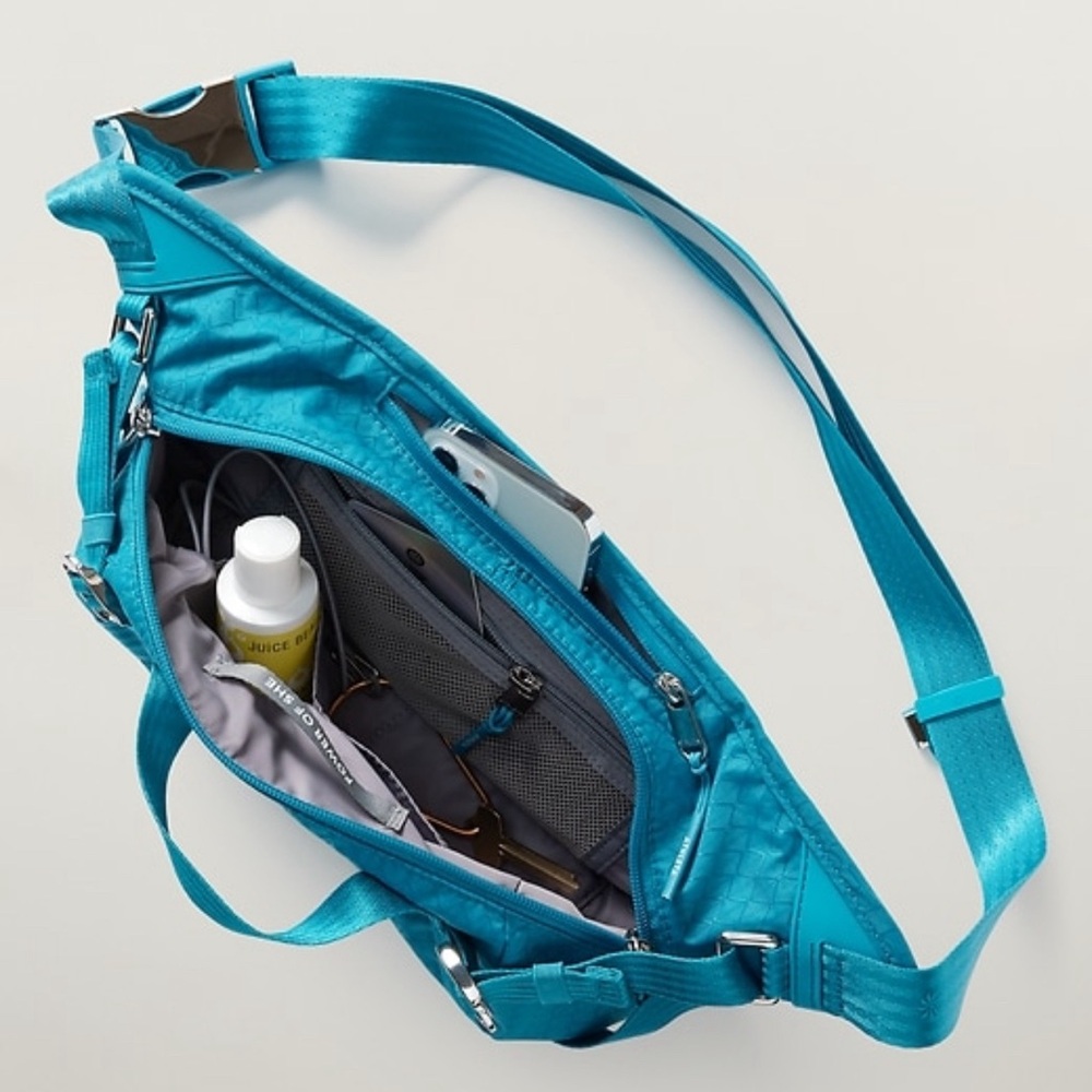 Athleta EXCURSION LARGE BELT BAG Teal - Picture 3 of 5